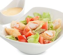 Салат овощной с креветками