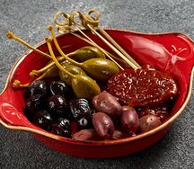Ассорти из маслин и оливок