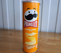 Чипсы Pringles с сыром