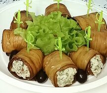 Рулеты из баклажанов с сыром и грецким орехом