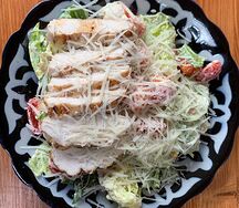 Салат Цезарь с курицей