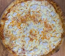 Пицца сырная с курицей