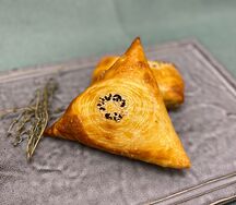 Слоеная самса с курицей