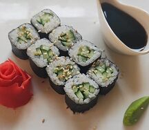 Ролл с огурцом