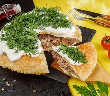 Чебурек-пирог с говядиной и свининой