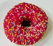 Донат клубничный