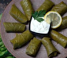 Долма в винoградных листьях