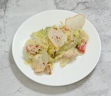 Салат Цезарь с курицей
