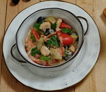 Тушёный кролик с овощами