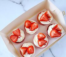 Капкейки с клубникой 6шт