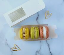   Ассорти макарон (фисташка, крем-брюле, клубничный)