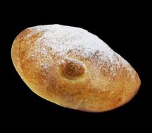 Пирожок с брусникой 