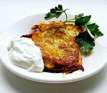 Драники картофельные со сметаной