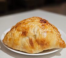 Слойка с яблоком