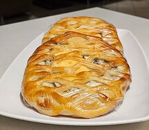 Мини-пирог с курицей и грибами