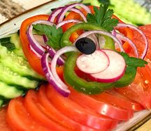 Ассорти из свежих овощей