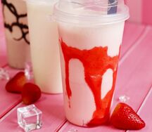 Коктейль клубничный