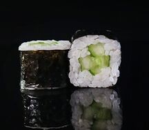 Мини-ролл с огурцом