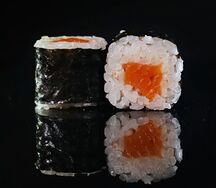 Мини-ролл с лососем