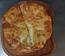 Хачапури по-имеретински большой