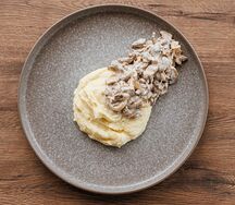 Говядина по-строгановски с пюре