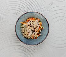 Wok лапша с лососем