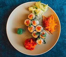 Мини-ролл с лососем