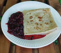 Блин с брусникой