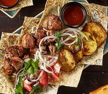 Шашлык из свиной вырезки с томатами
