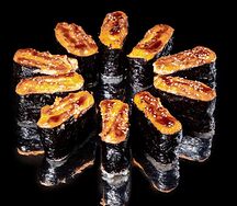 Ассорти из запеченных суши