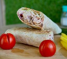 Шаурма с курицей в лаваше большая