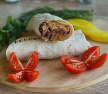 Шаверма из Курицы в Лаваше большая