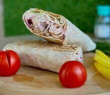 Шаурма с курицей в лаваше средняя