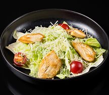 Салат Цезарь с курицей