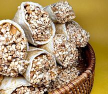 Вафельная трубочка с вареной сгущенкой