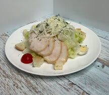 Салат Цезарь с цыпленком