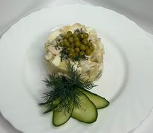 Салат Оливье с курицей