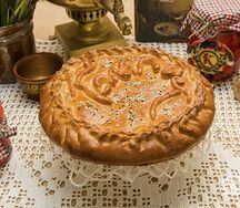 Пирог по-турецки с курицей, помидорами и сыром
