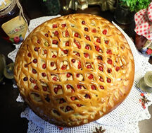 Пирог с брусникой и яблоком
