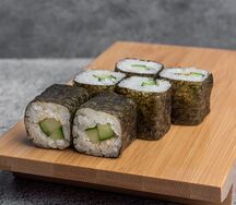 Мини ролл с огурцом