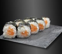 С копченым лососем