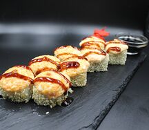 Ролл с лососем и угрём 