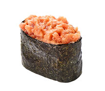 Гункан с лососем