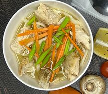 Суп куриный с лапшой