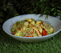 Салат Цезарь с курицей