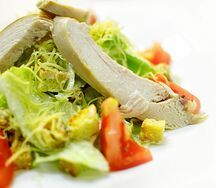 Салат цезарь с курицей