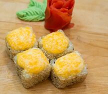 Запеченные с беконом и курицей