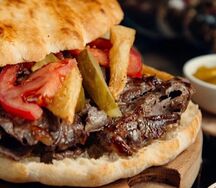 Доннер с маринованными огурцами