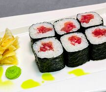 Маки с тунцом
