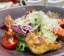 Салат Цезарь с курицей